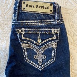 Like new Rock Revival Capris in sz 25.